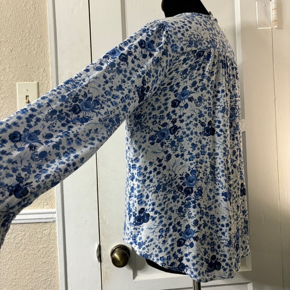 Lucky Brand Pullover Tassel Tie Smocked Wrists Top - Picture 13 of 14